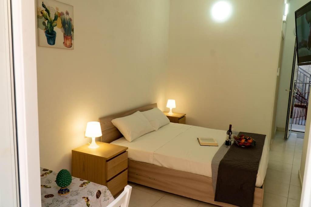 Casa Charm Rosaapartmentsortigia Syracuse ภายนอก รูปภาพ